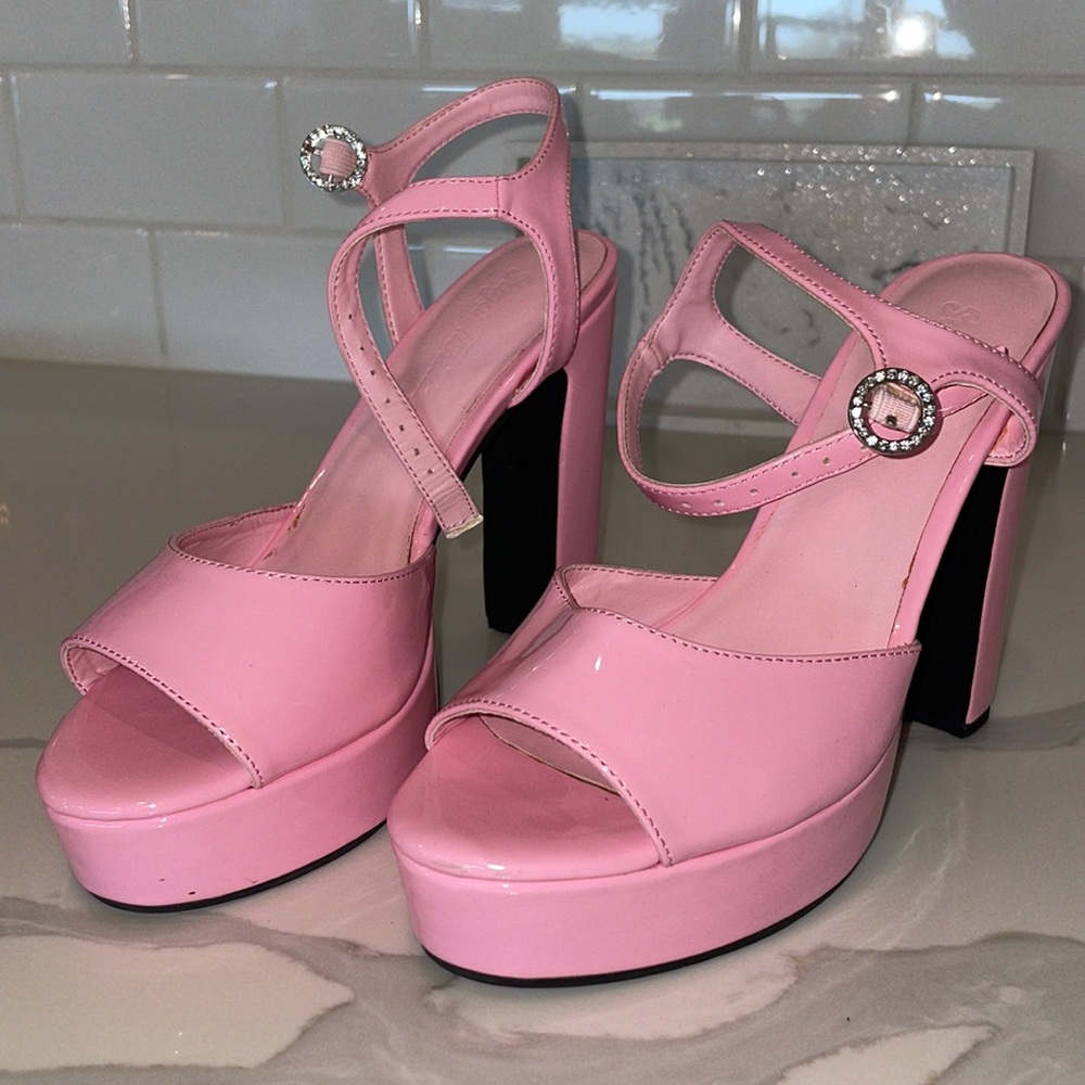 Sugar Thrillz baby pink lacquer pumps Size6